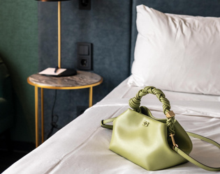 Hotel The Den