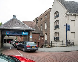 Parkeergarage Sint Josephstraat - image