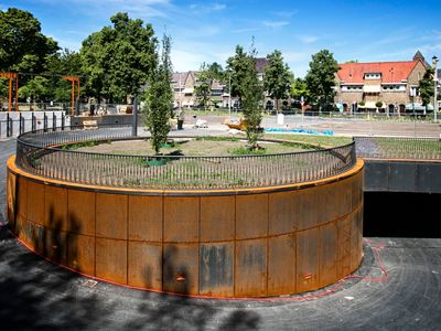 Parkeergarage Sint-Jan - image